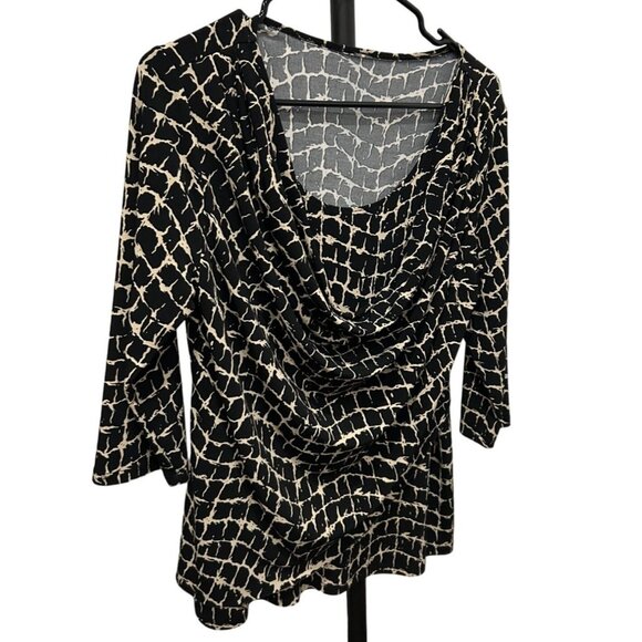 Black Beige Draped Neck Stretchy 3/4 Sleeve Patterned Top Sz MP - Picture 2 of 10